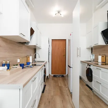 Czeremchowa By Renters Apartment